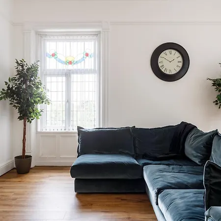 Apartment Beech - Private Location With 85 Inch Cinema Tv & Parking Bradford (West Yorkshire)