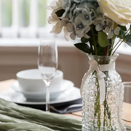 Beech - Private Location With 85 Inch Cinema Tv & Parking Appartement *