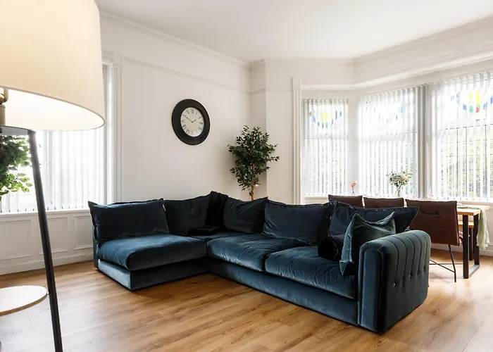 Beech - Private Location With 85 Inch Cinema Tv & Parking * Bradford (West Yorkshire)